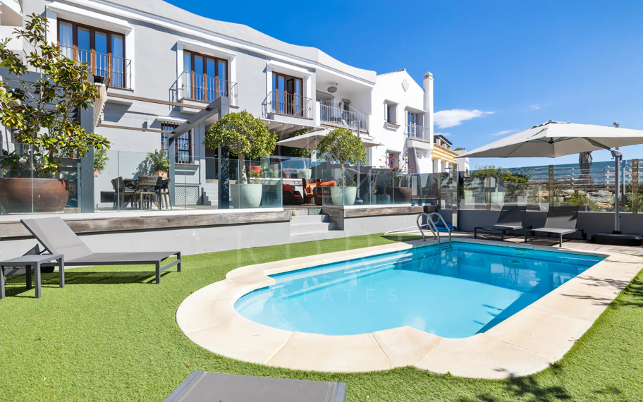 Town House for sale in La Heredia, Benahavis
