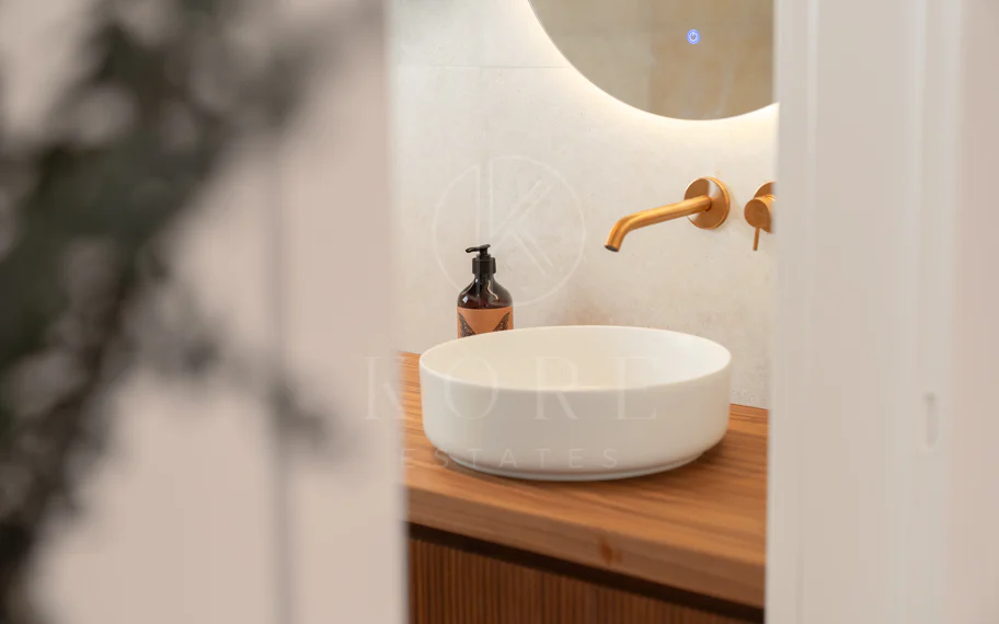 Renovated 3 Bedroom Apartment with sea & mountain views in Nueva Andalucía