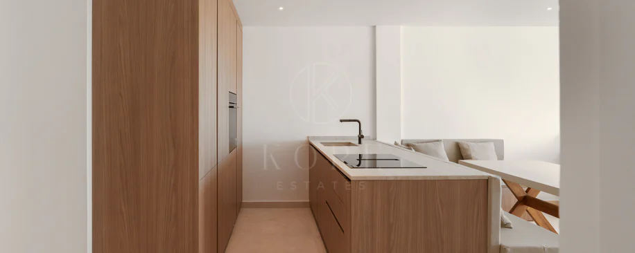 Renovated 3 Bedroom Apartment with sea & mountain views in Nueva Andalucía