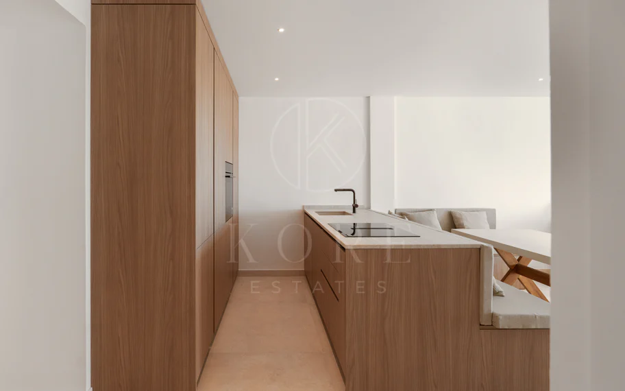 Renovated 3 Bedroom Apartment with sea & mountain views in Nueva Andalucía