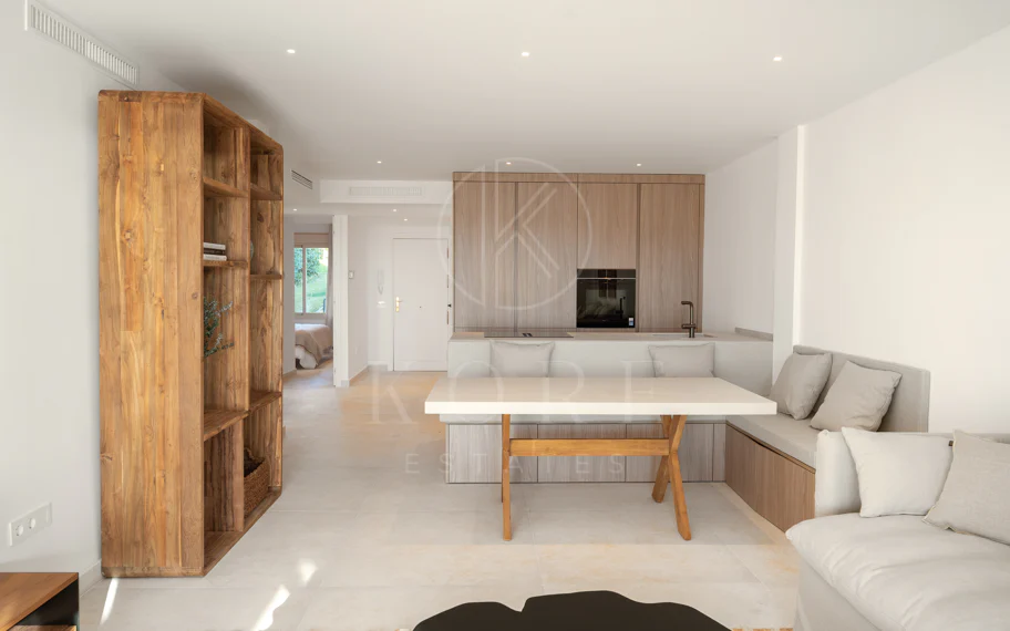 Renovated 3 Bedroom Apartment with sea & mountain views in Nueva Andalucía