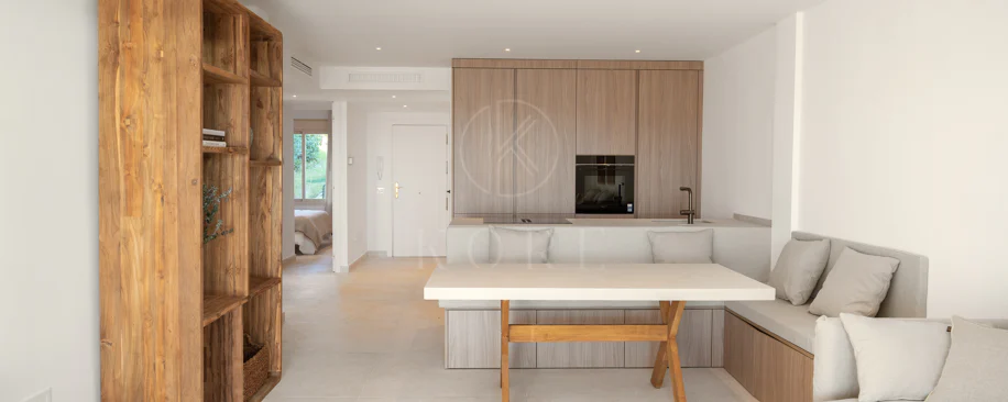 Renovated 3 Bedroom Apartment with sea & mountain views in Nueva Andalucía