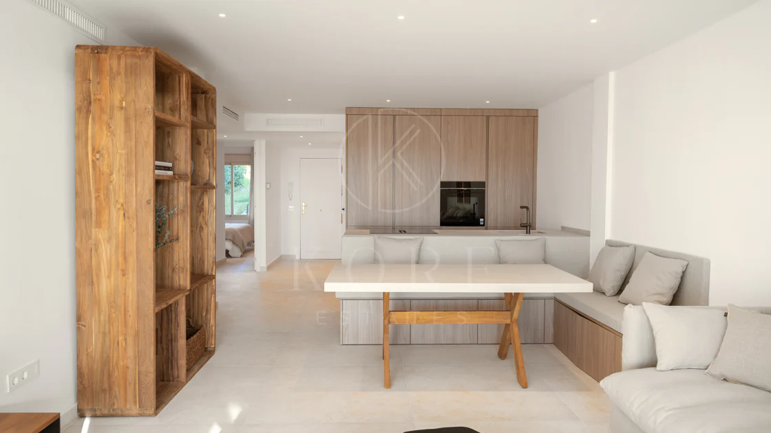 Renovated 3 Bedroom Apartment with sea & mountain views in Nueva Andalucía