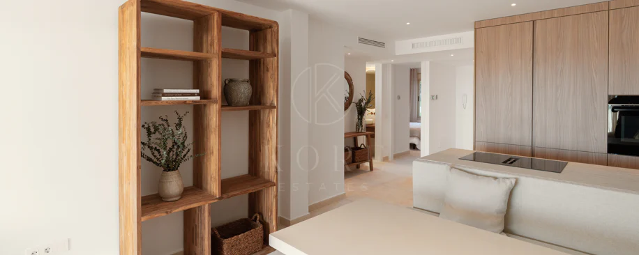 Renovated 3 Bedroom Apartment with sea & mountain views in Nueva Andalucía