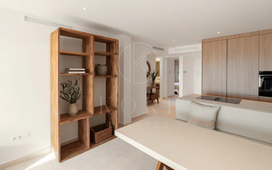 Renovated 3 Bedroom Apartment with sea & mountain views in Nueva Andalucía