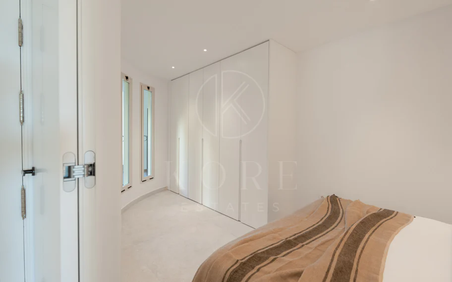 Renovated 3 Bedroom Apartment with sea & mountain views in Nueva Andalucía