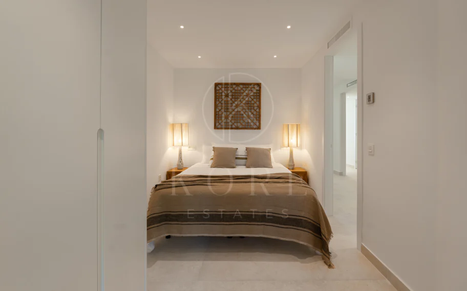 Renovated 3 Bedroom Apartment with sea & mountain views in Nueva Andalucía