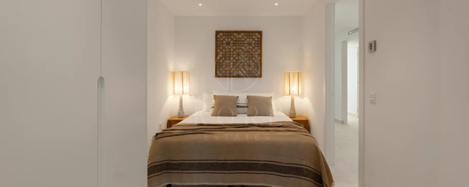 Renovated 3 Bedroom Apartment with sea & mountain views in Nueva Andalucía