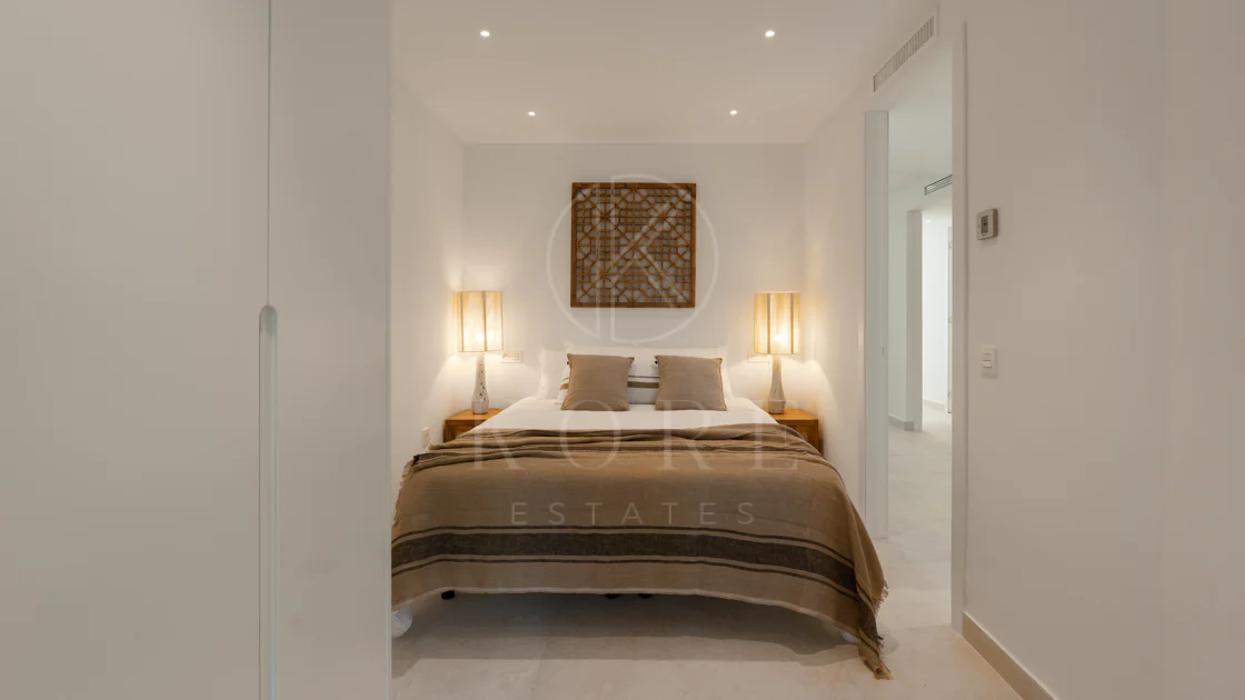 Renovated 3 Bedroom Apartment with sea & mountain views in Nueva Andalucía