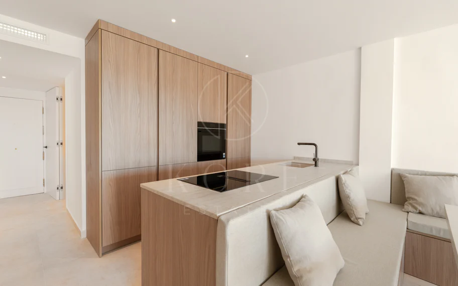 Renovated 3 Bedroom Apartment with sea & mountain views in Nueva Andalucía