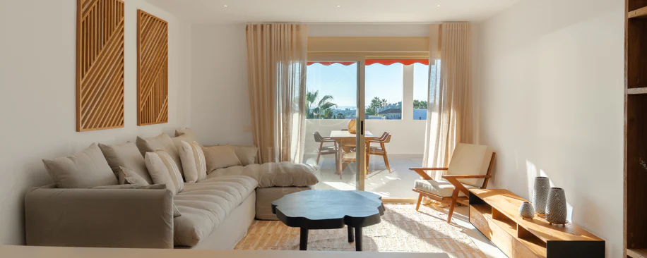 Renovated 3 Bedroom Apartment with sea & mountain views in Nueva Andalucía