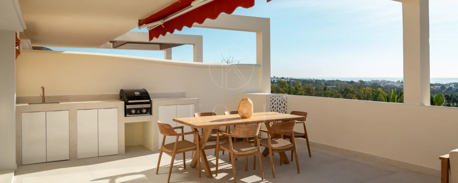 Renovated 3 Bedroom Apartment with sea & mountain views in Nueva Andalucía