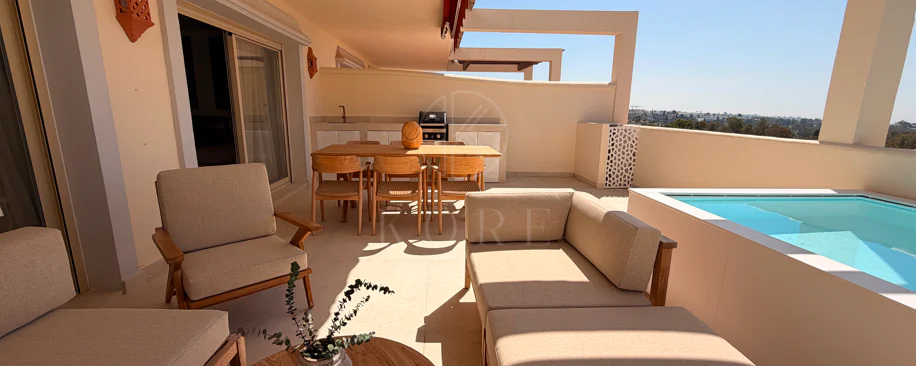 Renovated 3 Bedroom Apartment with sea & mountain views in Nueva Andalucía