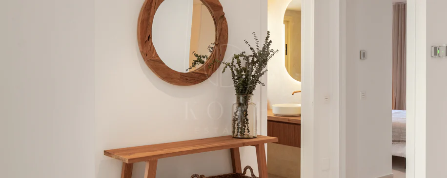Renovated 3 Bedroom Apartment with sea & mountain views in Nueva Andalucía