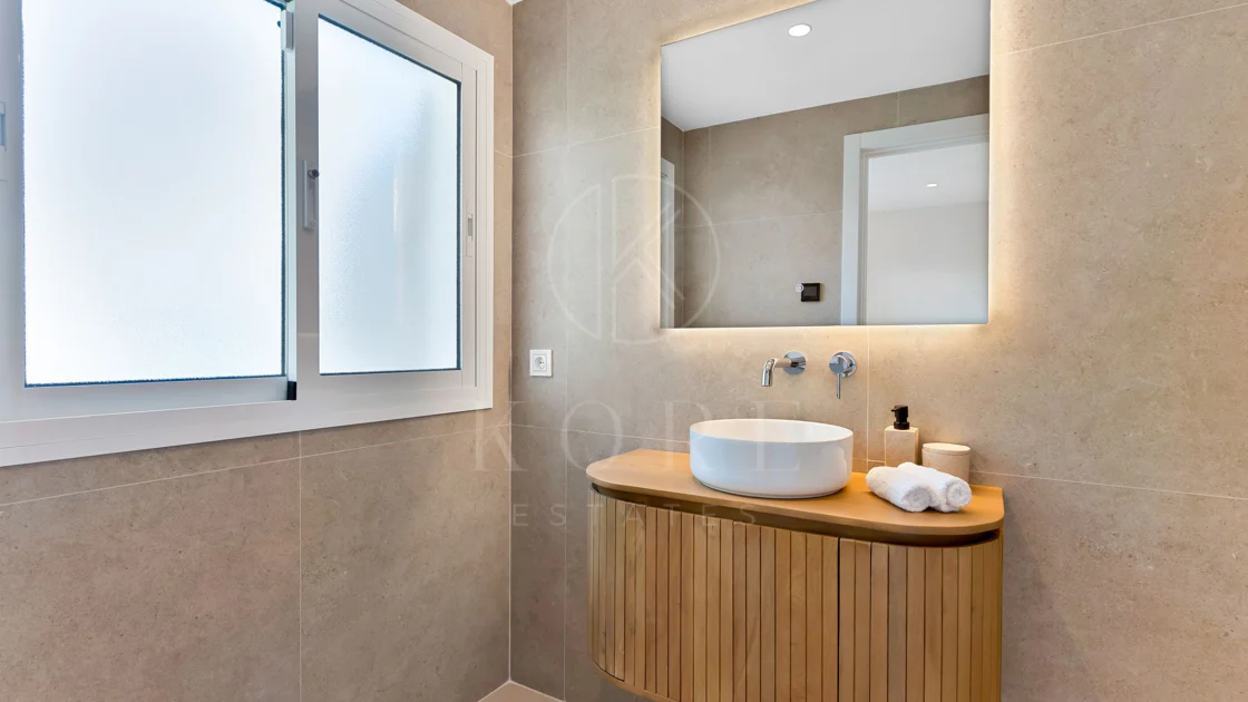 Modern Elegance in the Heart of Nagüeles