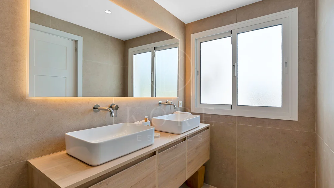 Modern Elegance in the Heart of Nagüeles