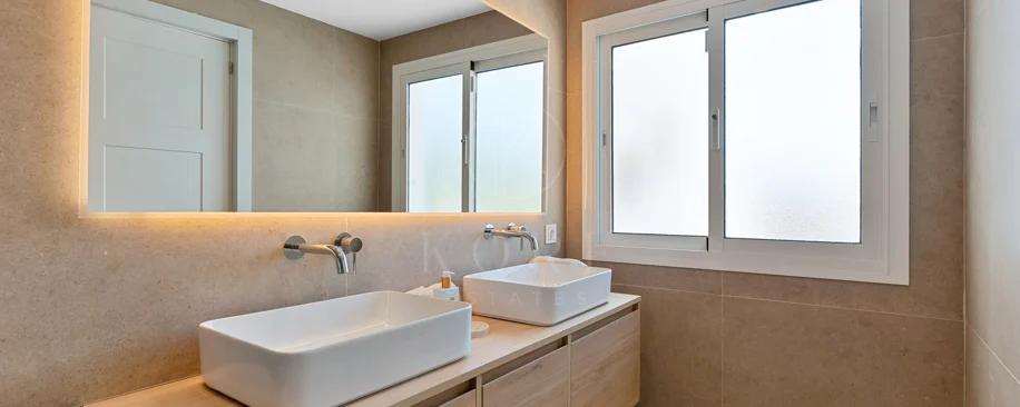 Modern Elegance in the Heart of Nagüeles
