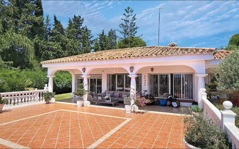 Villa en venta en Paraiso Barronal, Estepona Este