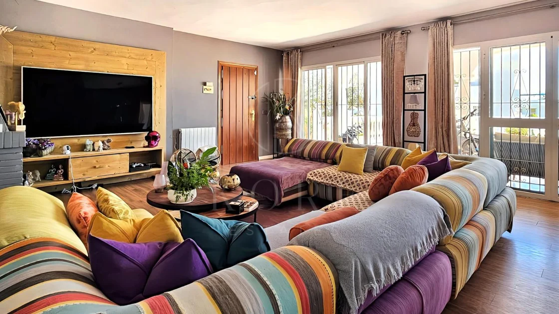 Villa for sale in Paraiso Barronal, Estepona East