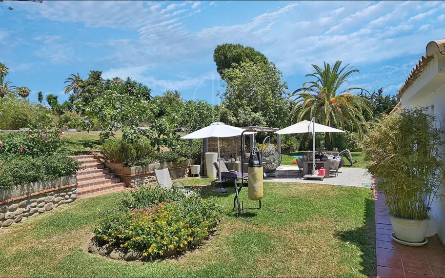 Villa en venta en Paraiso Barronal, Estepona Este