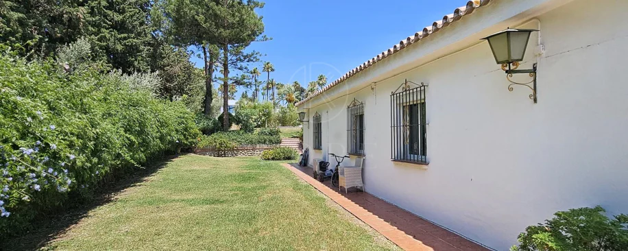 Villa for sale in Paraiso Barronal, Estepona East