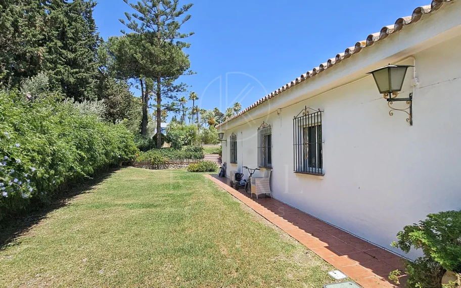Villa en venta en Paraiso Barronal, Estepona Este