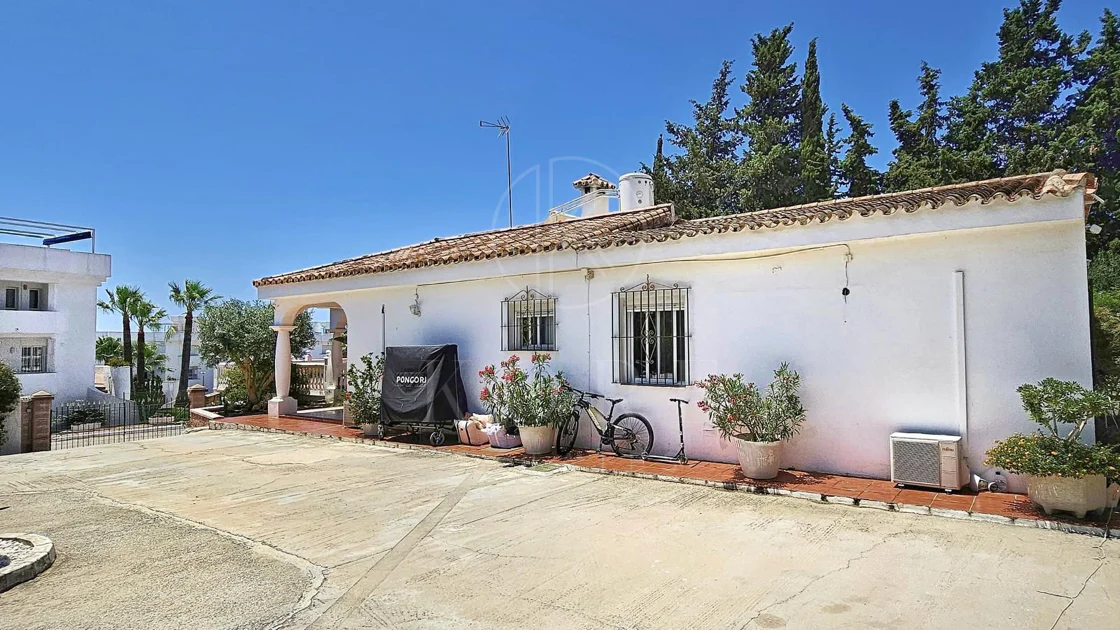 Villa for sale in Paraiso Barronal, Estepona East
