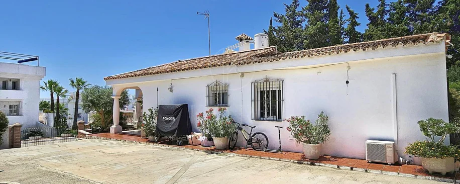 Villa for sale in Paraiso Barronal, Estepona East