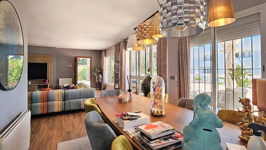 Villa for sale in Paraiso Barronal, Estepona East
