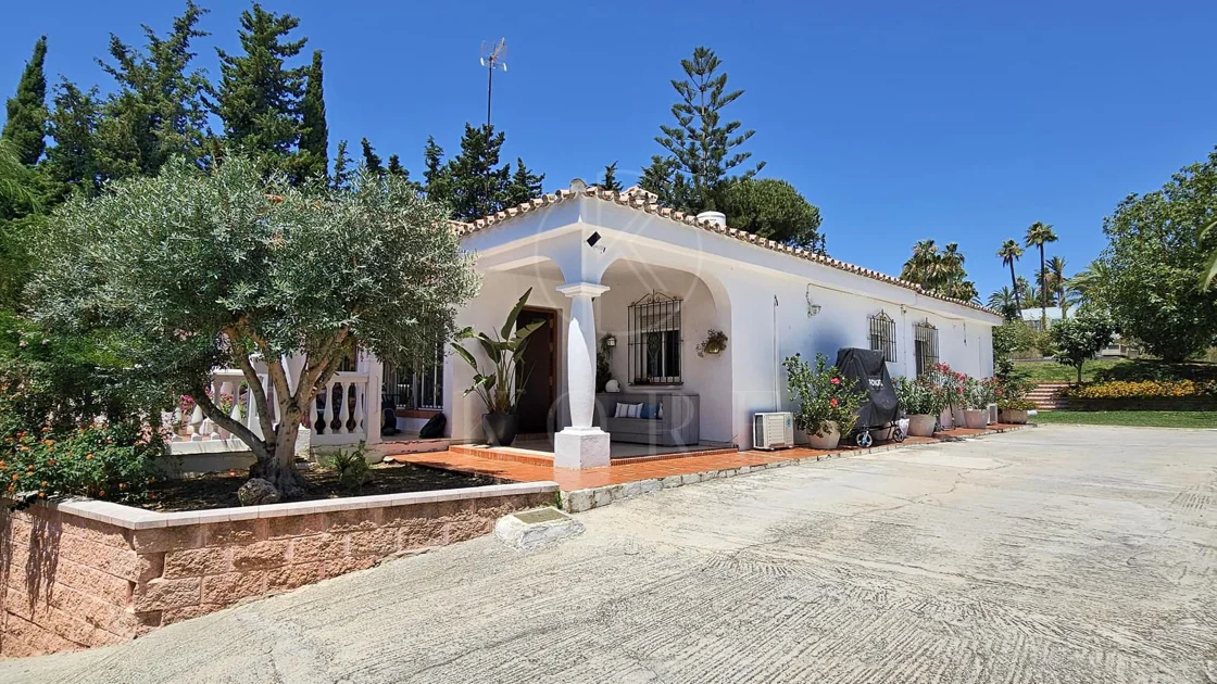 Villa for sale in Paraiso Barronal, Estepona East