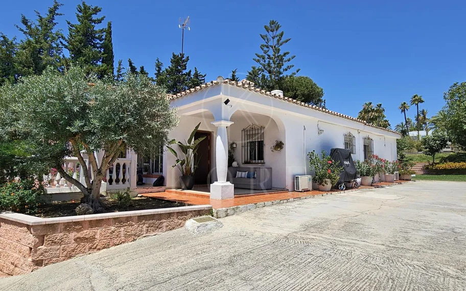 Villa en venta en Paraiso Barronal, Estepona Este