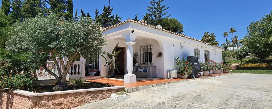 Villa for sale in Paraiso Barronal, Estepona East