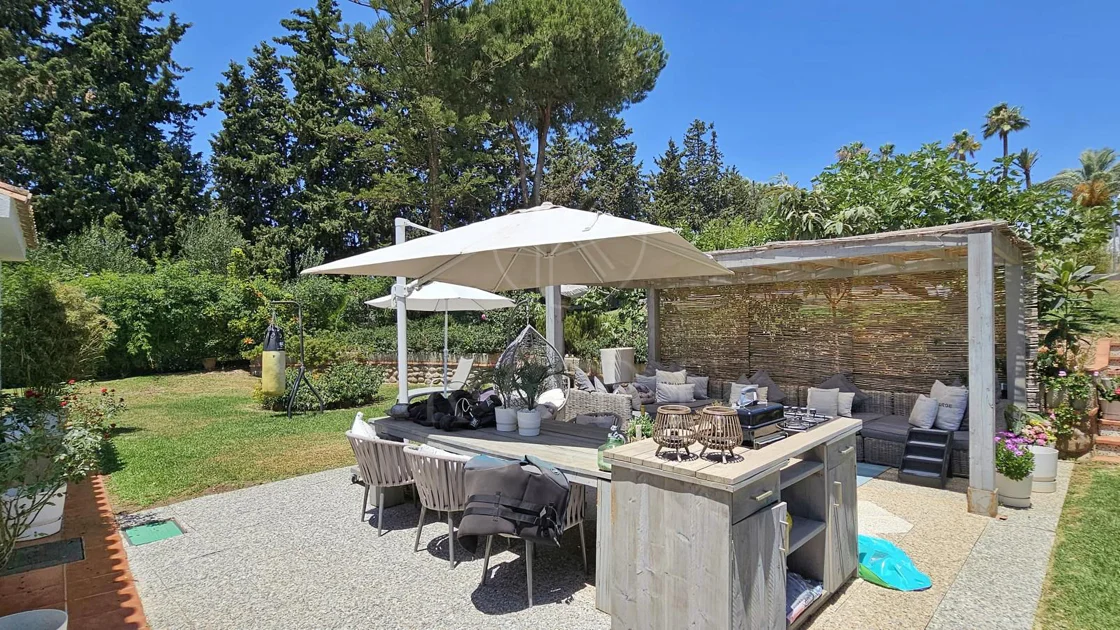 Villa for sale in Paraiso Barronal, Estepona East