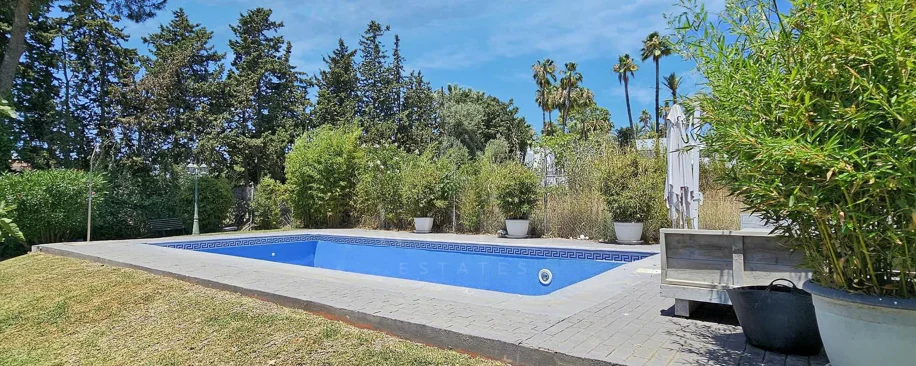 Villa for sale in Paraiso Barronal, Estepona East