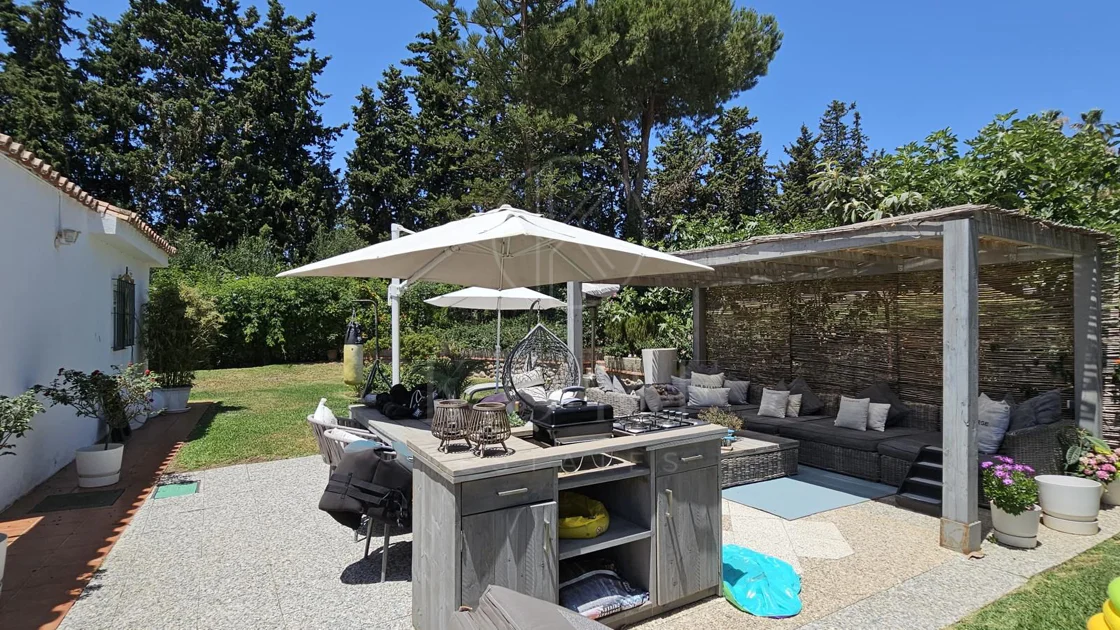 Villa for sale in Paraiso Barronal, Estepona East