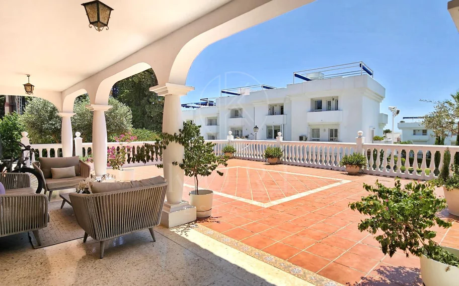 Villa en venta en Paraiso Barronal, Estepona Este
