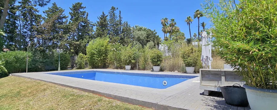 Villa for sale in Paraiso Barronal, Estepona East
