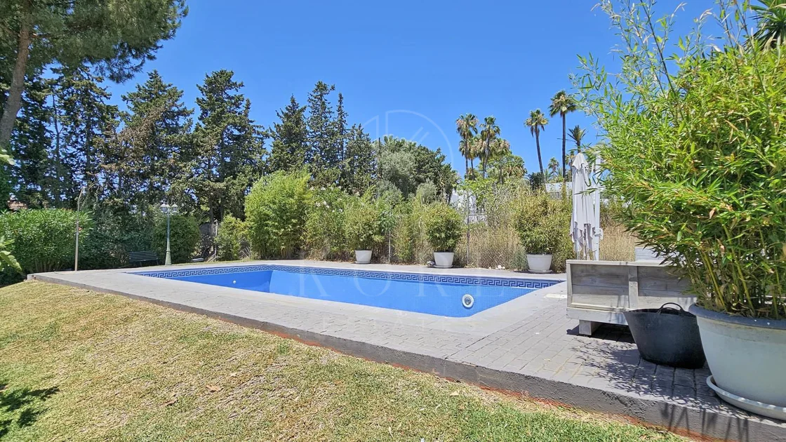 Villa for sale in Paraiso Barronal, Estepona East