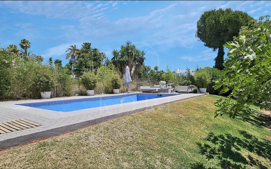 Villa en venta en Paraiso Barronal, Estepona Este