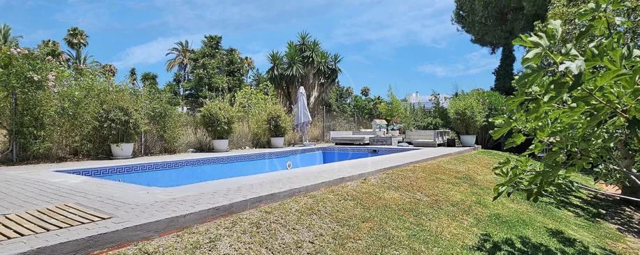 Villa for sale in Paraiso Barronal, Estepona East