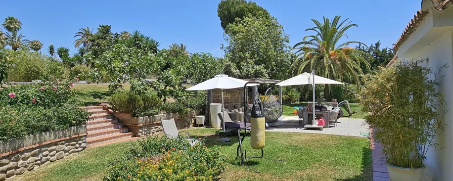 Villa for sale in Paraiso Barronal, Estepona East