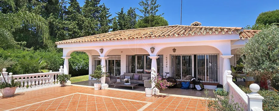 Villa for sale in Paraiso Barronal, Estepona East