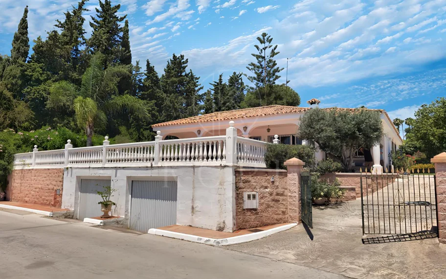 Villa en venta en Paraiso Barronal, Estepona Este