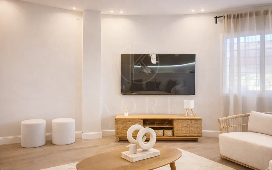 Fully Renovated and Furnished 3-Bedroom Apartment – Puerto de Estepona