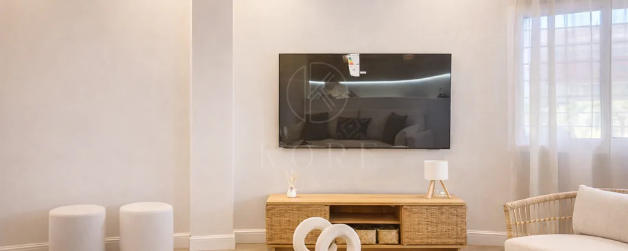 Fully Renovated and Furnished 3-Bedroom Apartment – Puerto de Estepona