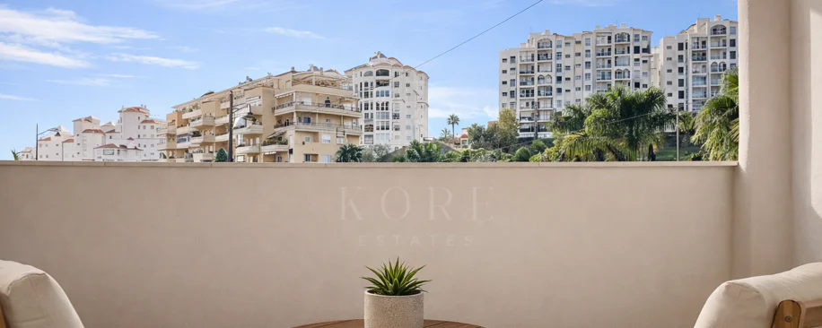 Fully Renovated and Furnished 3-Bedroom Apartment – Puerto de Estepona