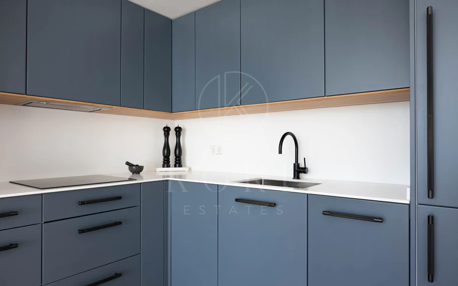 Beautifully Renovated Apartment with Stunning Views in Nueva Andalucía