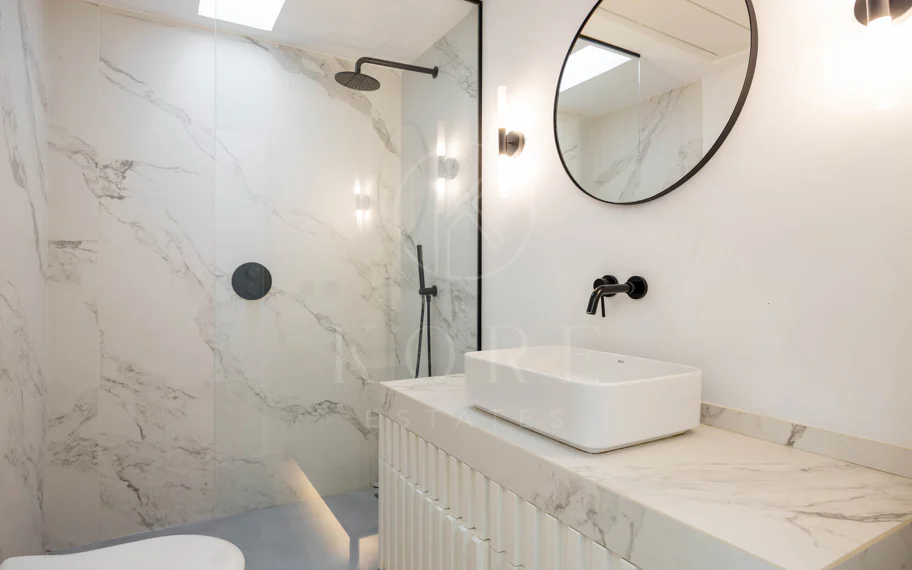 Beautifully Renovated Apartment with Stunning Views in Nueva Andalucía