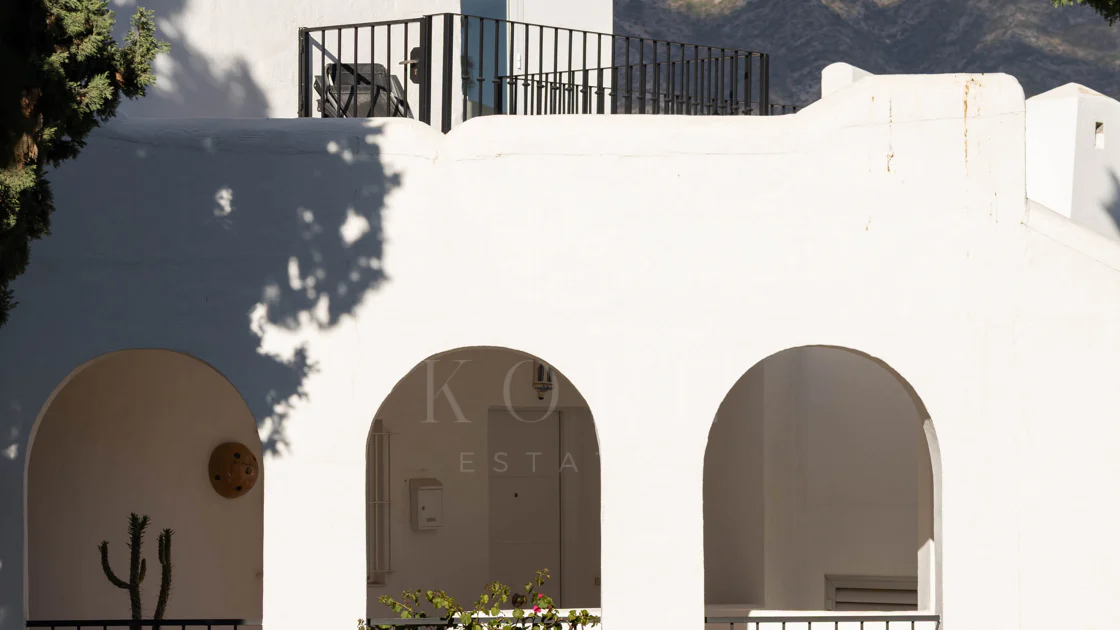Beautifully Renovated Apartment with Stunning Views in Nueva Andalucía