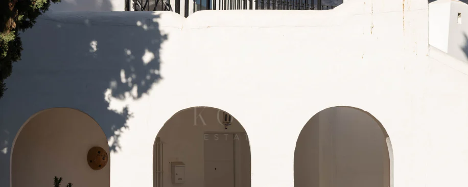 Beautifully Renovated Apartment with Stunning Views in Nueva Andalucía